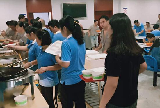 食堂承包公司不榨取員工伙食費(fèi)靠什么賺錢？