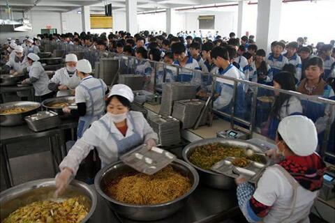 學(xué)校食堂承包這個近乎被壟斷的賺錢生意，如今卻“開不下去”？